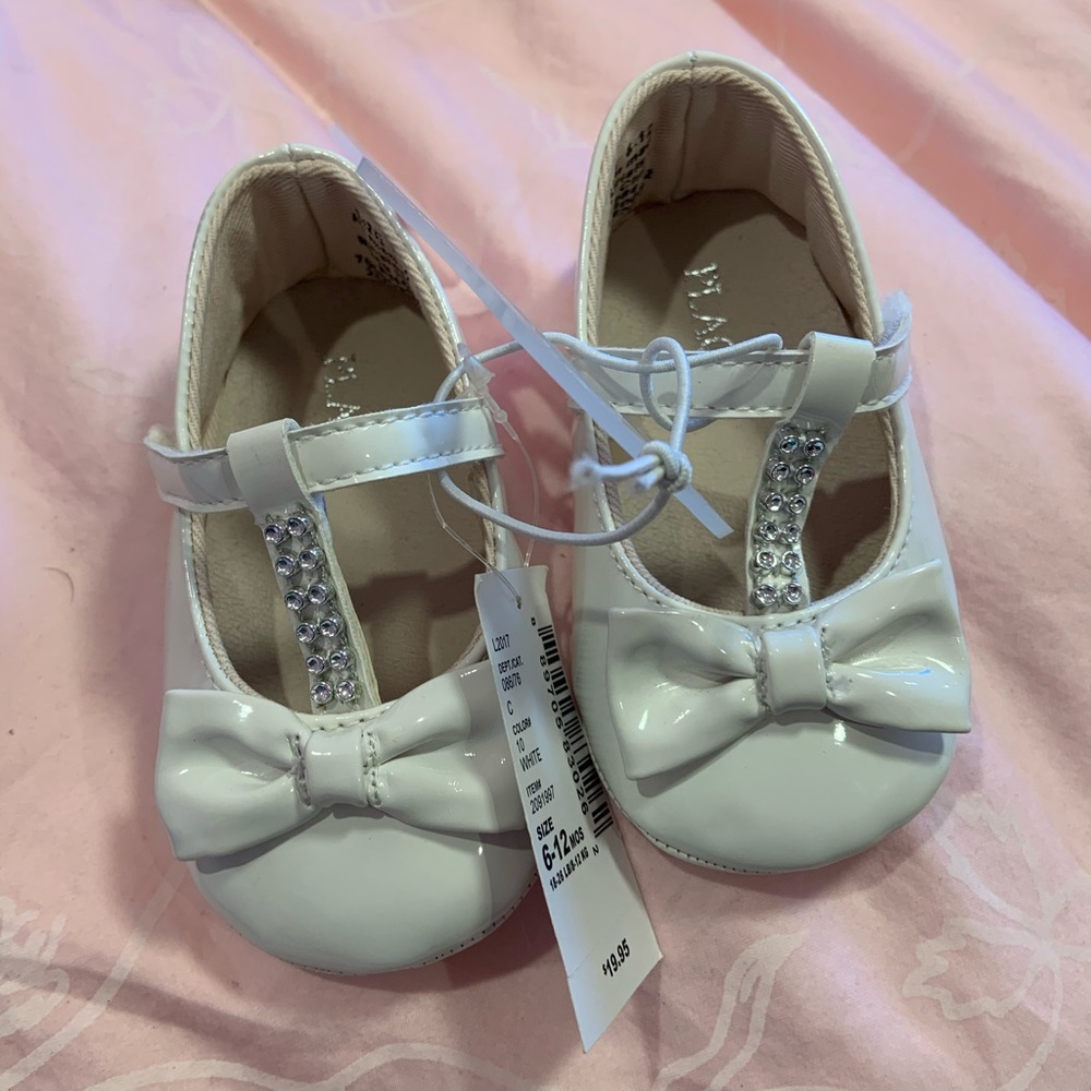 Baby girl white shoes 6-12 months